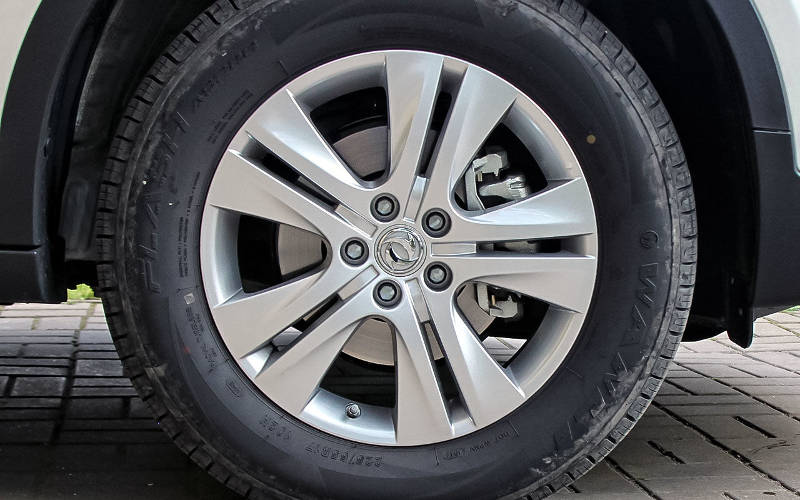 Тест-драйв Dongfeng AX7 2,0 AT