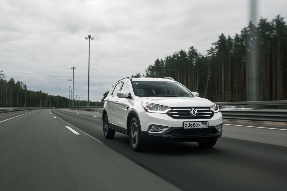 Первый тест кроссовера DFM AX7. Китайский акселерат