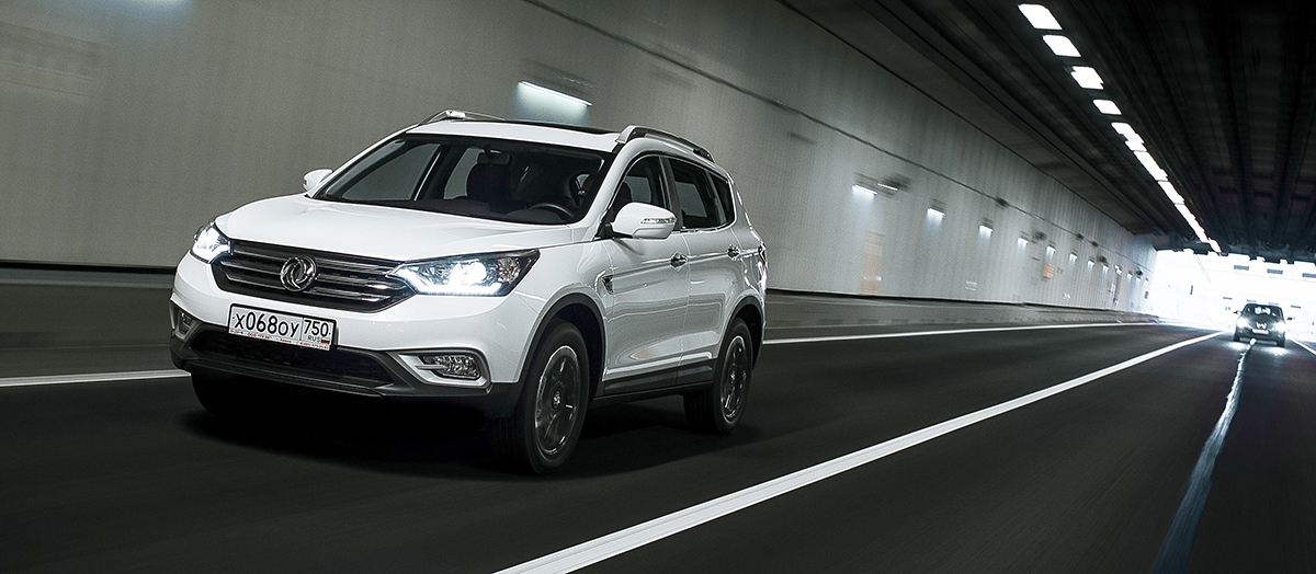 Dongfeng DFM AX7: Большой и белый