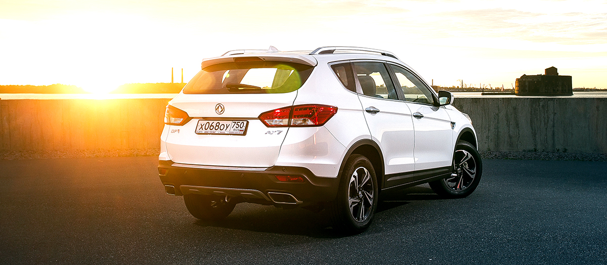 Dongfeng DFM AX7: Большой и белый