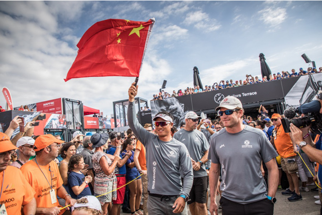 Команда Dongfeng Race Team взяла отличный старт на Volvo Ocean Race!