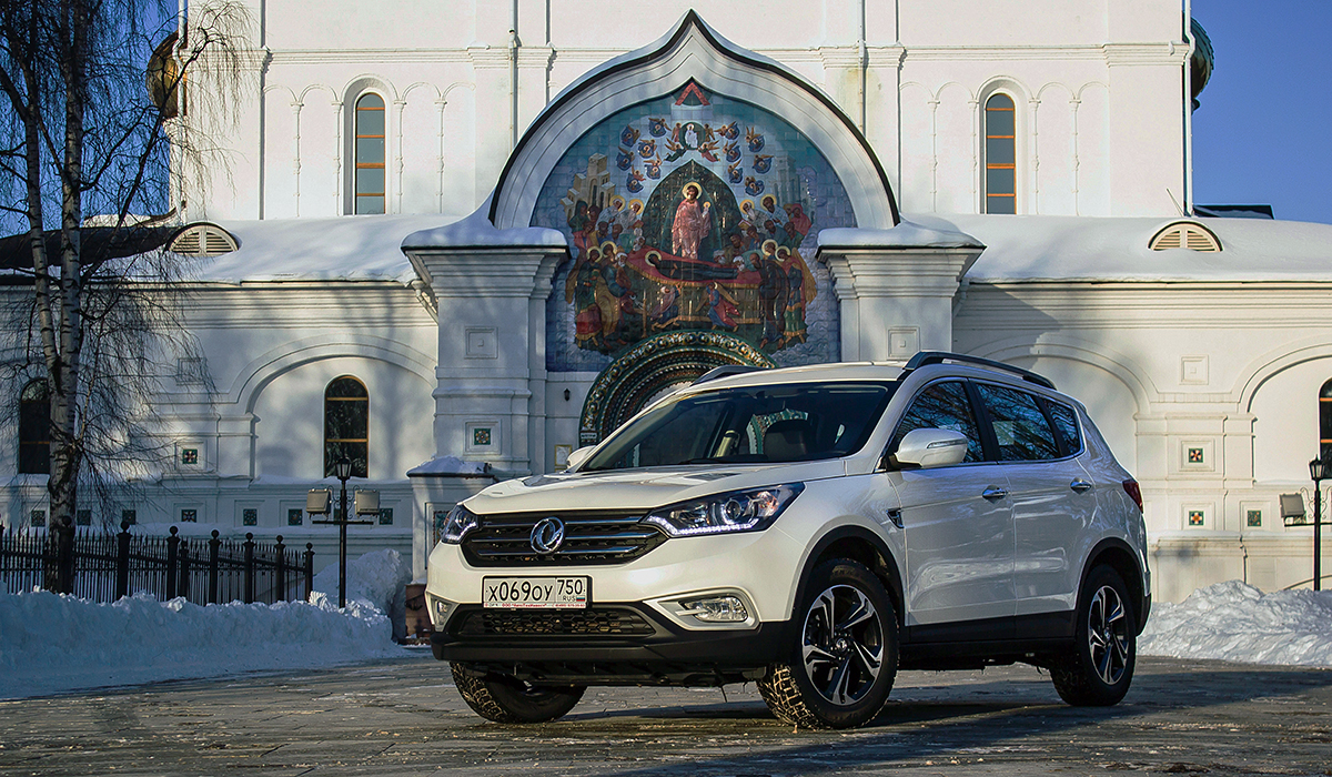 Dongfeng DFM AX7: Большой и белый