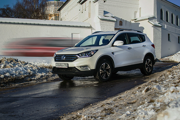 Dongfeng DFM AX7: Большой и белый