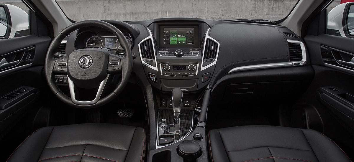 Dongfeng DFM AX7: Большой и белый